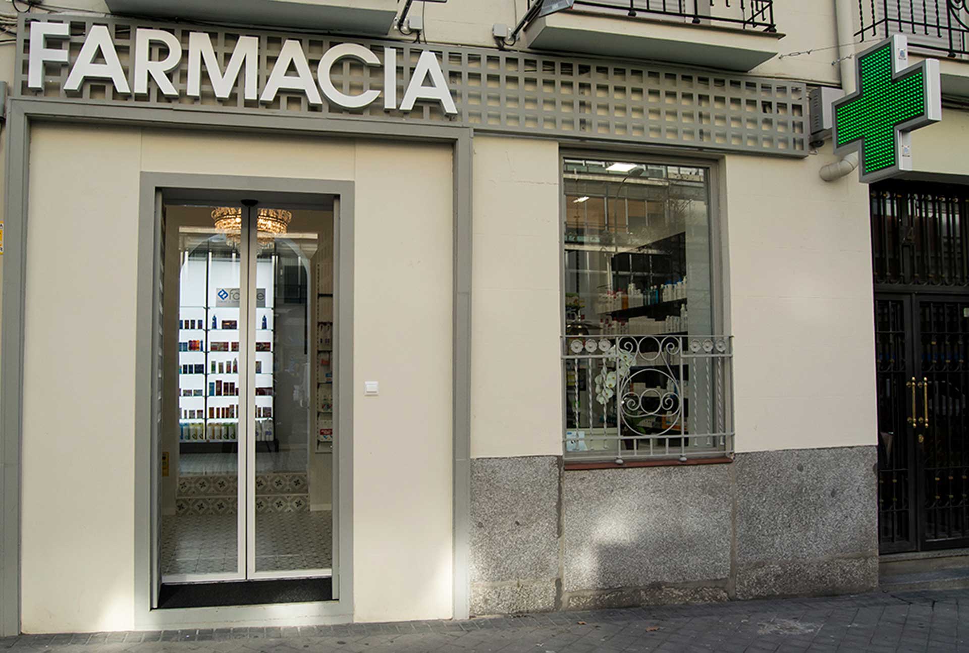 Diseño de farmacia Ríos Rosas | VIFARMA