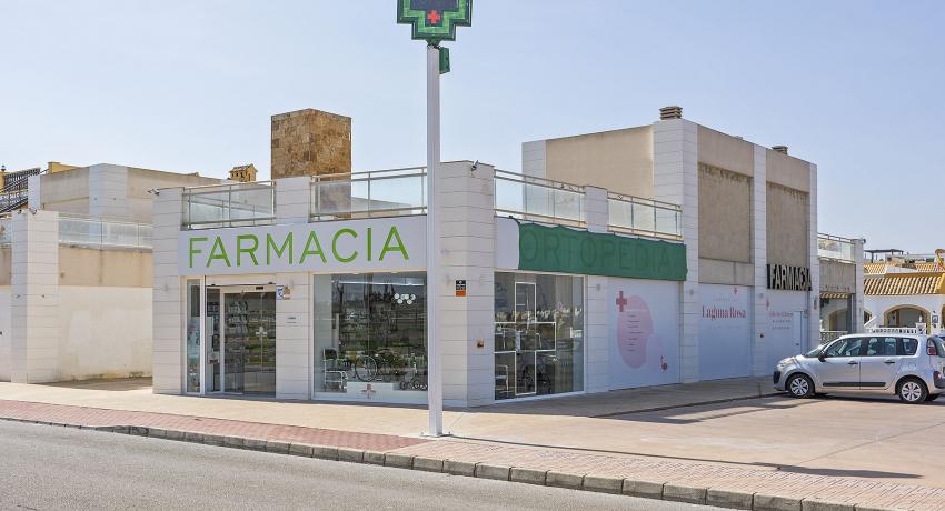 Diseño de Farmacia Laguna Rosa