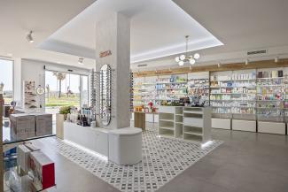 Diseño de Farmacia Laguna Rosa