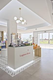 Diseño de Farmacia Laguna Rosa