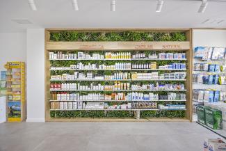 Diseño de Farmacia Laguna Rosa