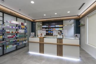 DISEÑO INTERIOR FARMACIA MINGUEZ