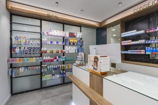 DISEÑO INTERIOR FARMACIA MINGUEZ