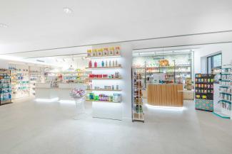 Interior Farmacia Plana Lledó