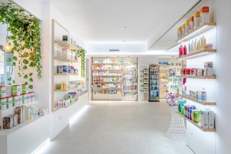 Interior Farmacia Plana Lledó