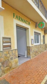 Fachada farmacia de Ángel Hermida
