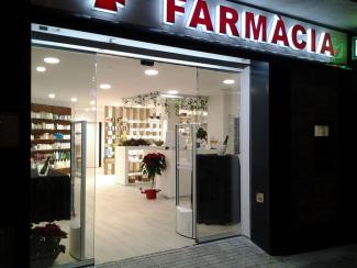 Diseño de Farmacia Perez i Martra escaparate