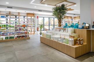Diseño de interior Farmacia Miralles