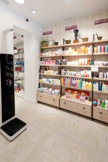 Interior de Farmacia Sonia Gonzalez Palmaz 