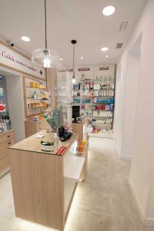 Interior de Farmacia Sonia Gonzalez Palmaz 