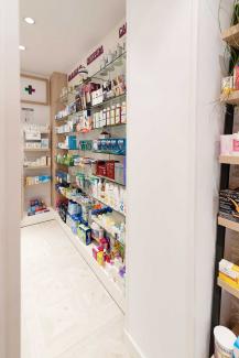 Interiord e Farmacia Sonia Gonzalez Palmaz 