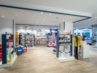 Diseño interior Farmacia Marin Vidal Villalba  (Lugo)