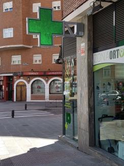 Cruz de farmacia modelo Basic 100 efecto 3D