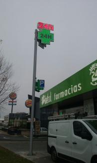 Cruz de farmacia modelo Mara