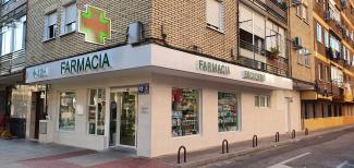 Fachada de farmacia Escudero