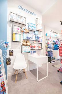 Diseño  interior Farmacia Renedo de Piélagos