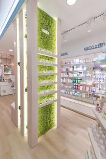 Interior de Farmacia Valdavia